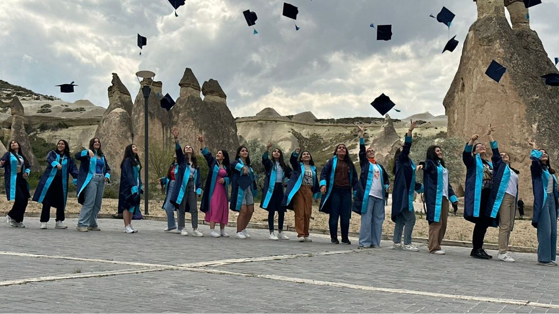 8. sınıf öğrencilerimiz mezuniyetlerini Kapadokya'da kutladılar.